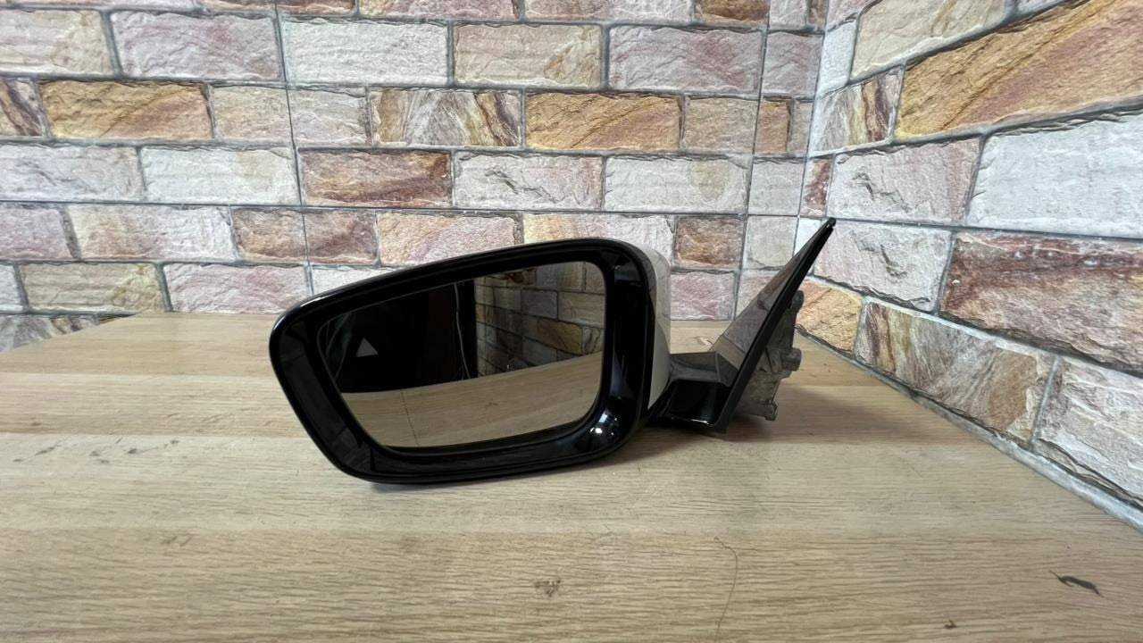 BMW Left Side Door Mirror F0184101U668B 5 Series G30 G31