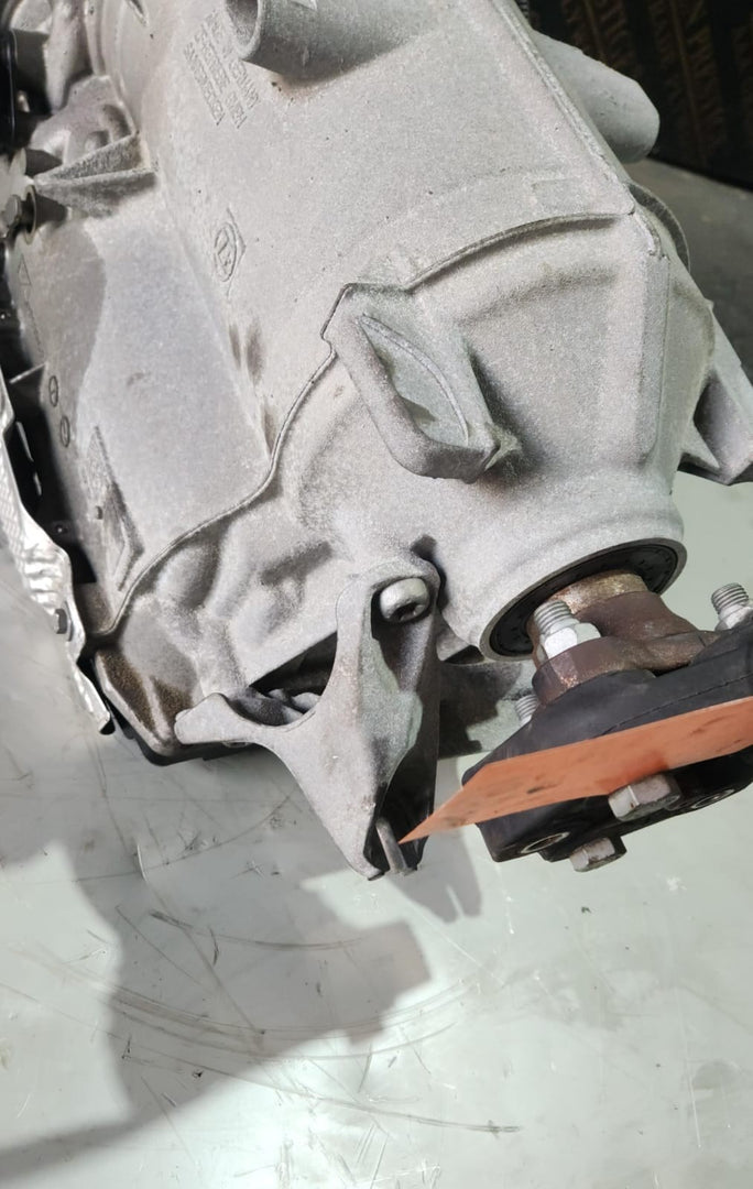 2015-2019 BMW 118i Automatic Transmission Gearbox 8638289 N13B16A F20 F21 8HP45