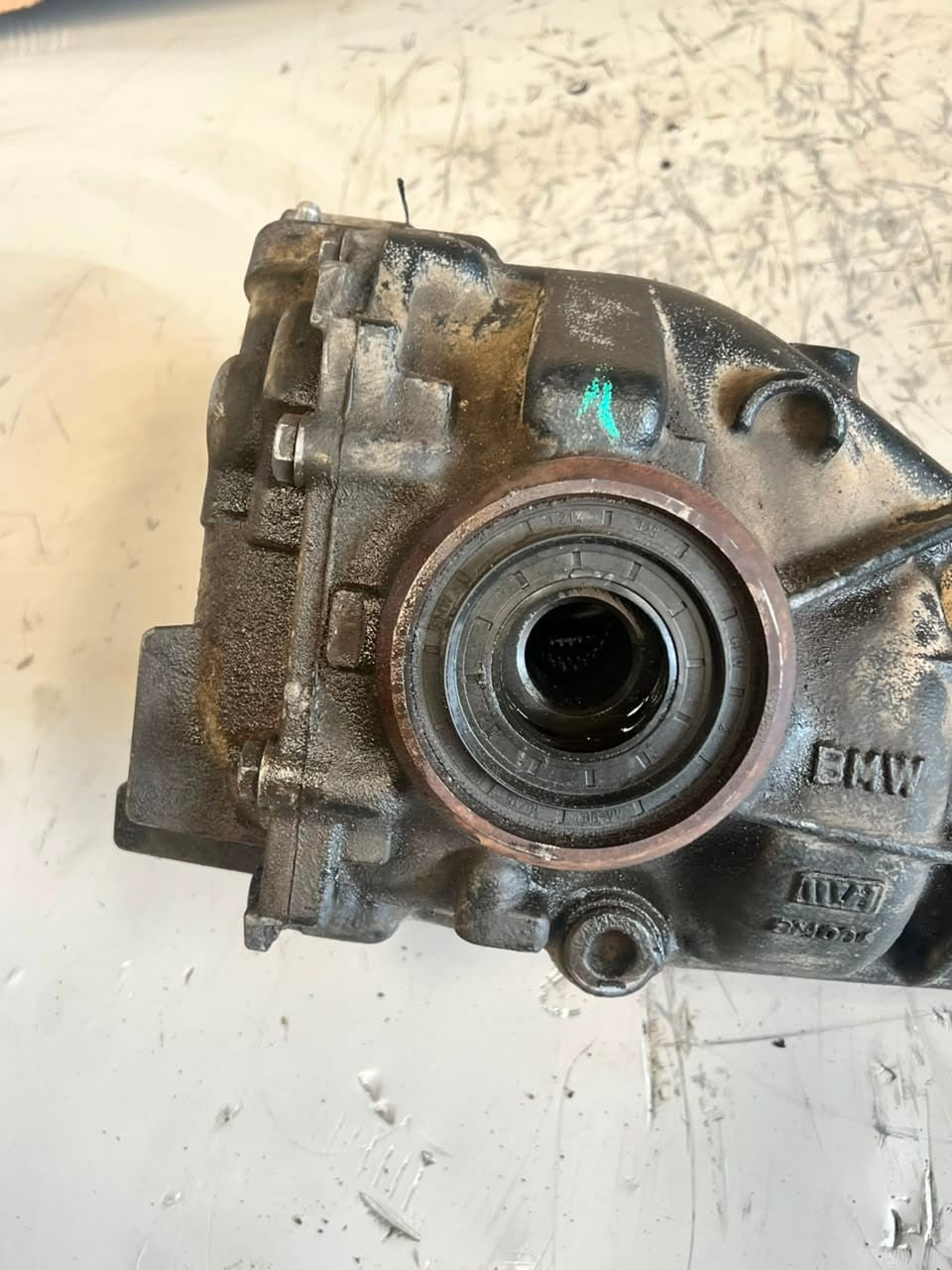 2000-2006 BMW X5 X4 X3 X6 X1 E53 3.0i 4.10 ratio Rear Differential 7524888 OEM