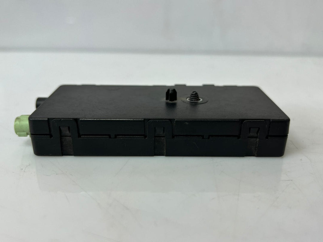 BMW F20 radio signal Antenna Amplifier AM/FM 9226883 OEM