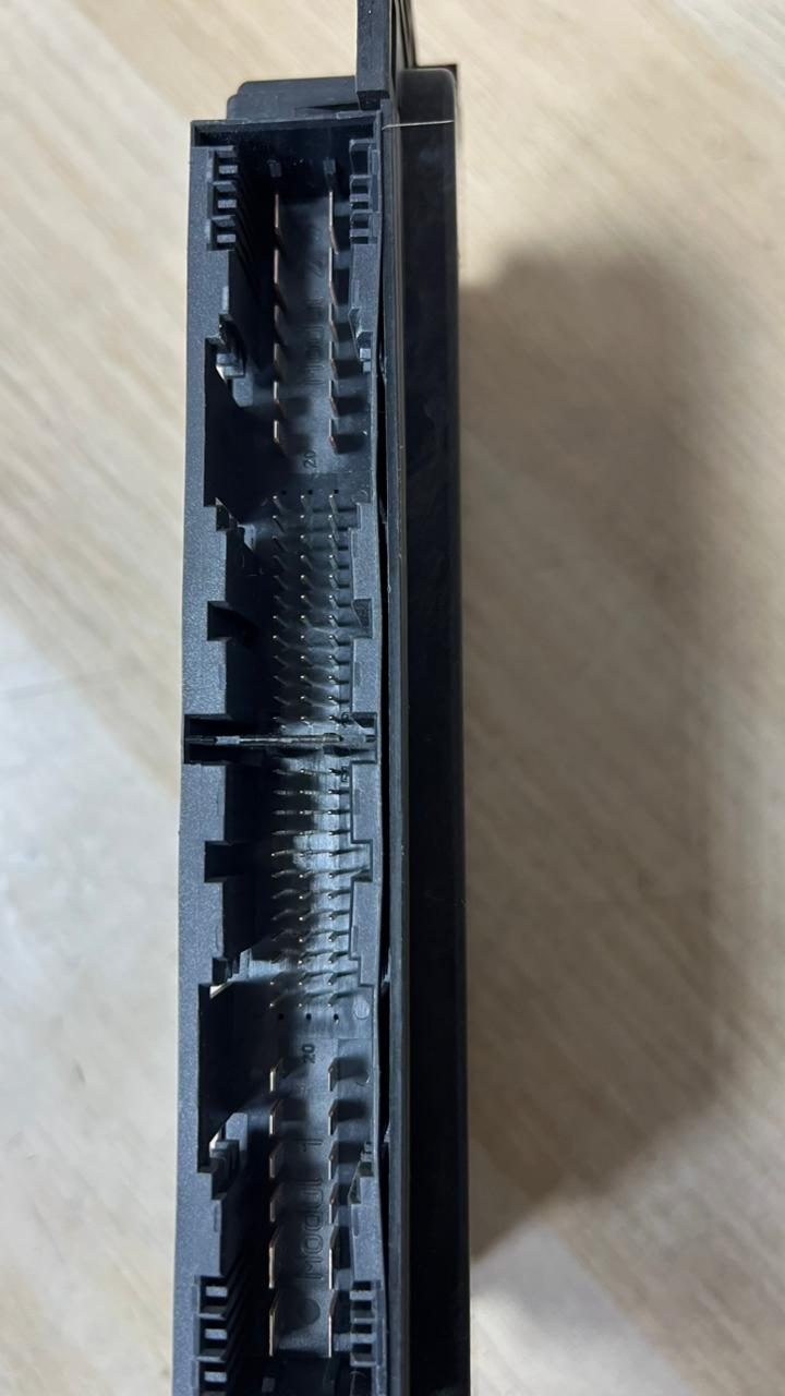 BMW 2007-2013 X5 Footwell Light Control Module 9342897 X5 E70 and X6 E71 