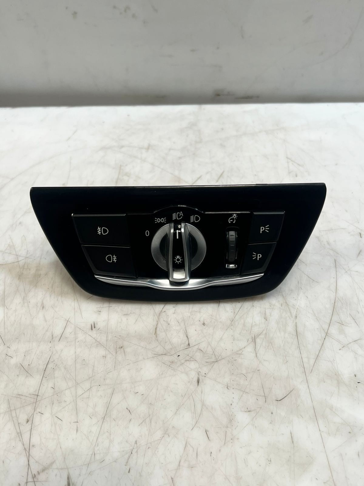 BMW 5 Series G30 G31 F90 Headlight Control Switch 6841883 OEM