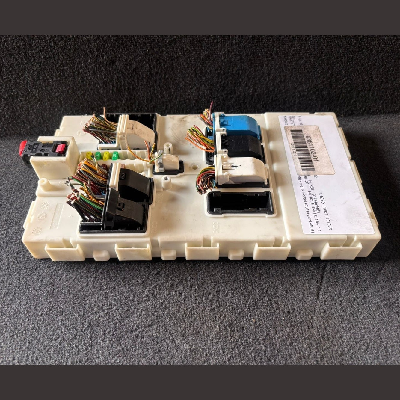 BMW 1 F20 PRE LCI 118i  N13B16A  ENGINE CONTROL UNIT ECU KEY LOCK SET - 8610484