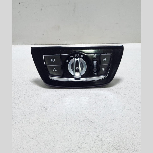 BMW Headlight Switch Control Unit 9472970 5 Series G30 G31 F90