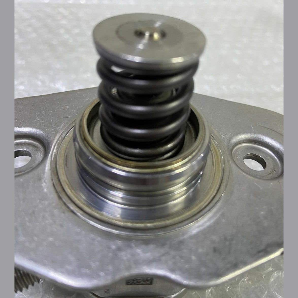 OEM BMW F45 225 xe F20 F21 F22 F23 high pressure pump high pressure pump 7636881