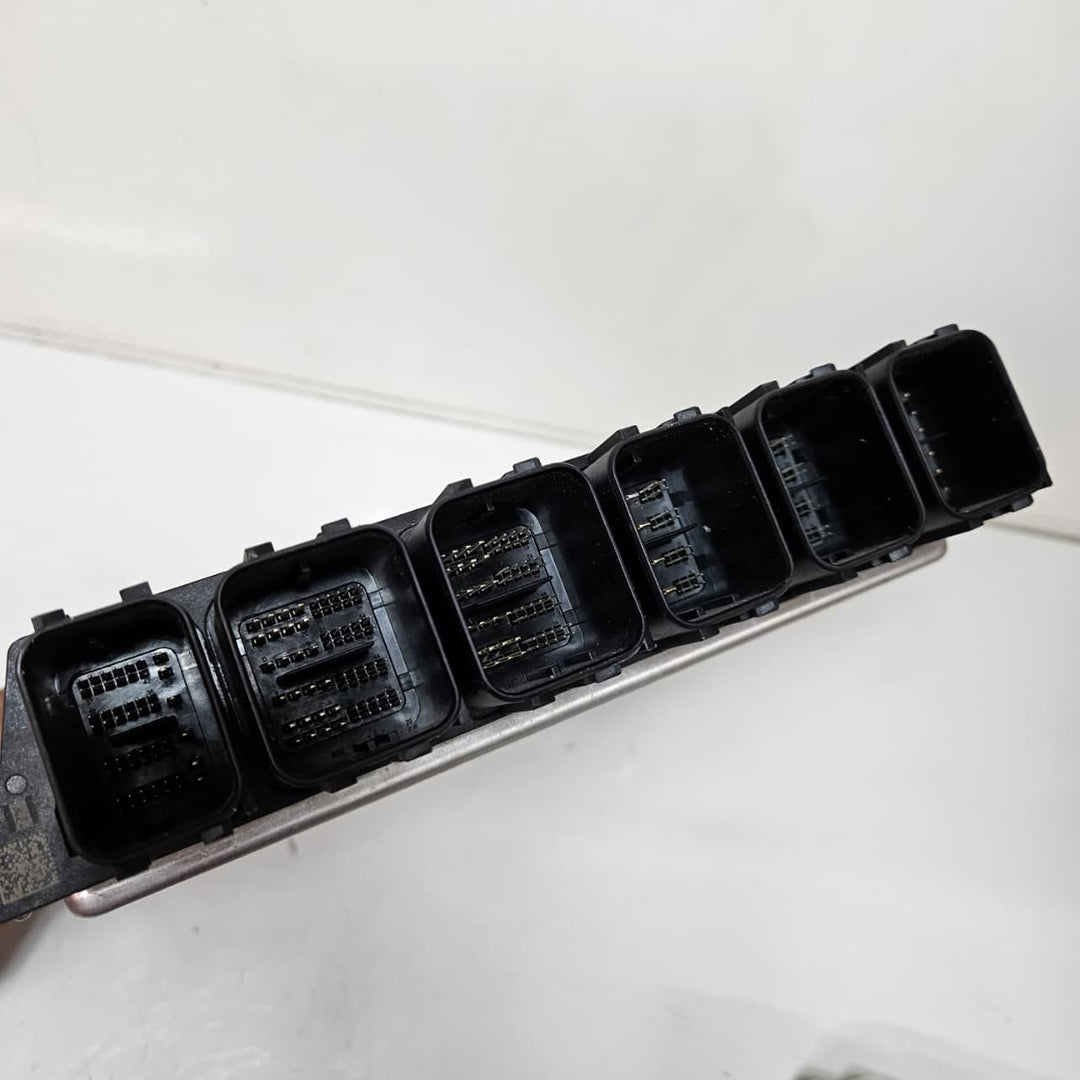 8740302-2018 BMW 7 Series G11 G12 530e 2.0 Engine Control Unit ECU DME Key Set 