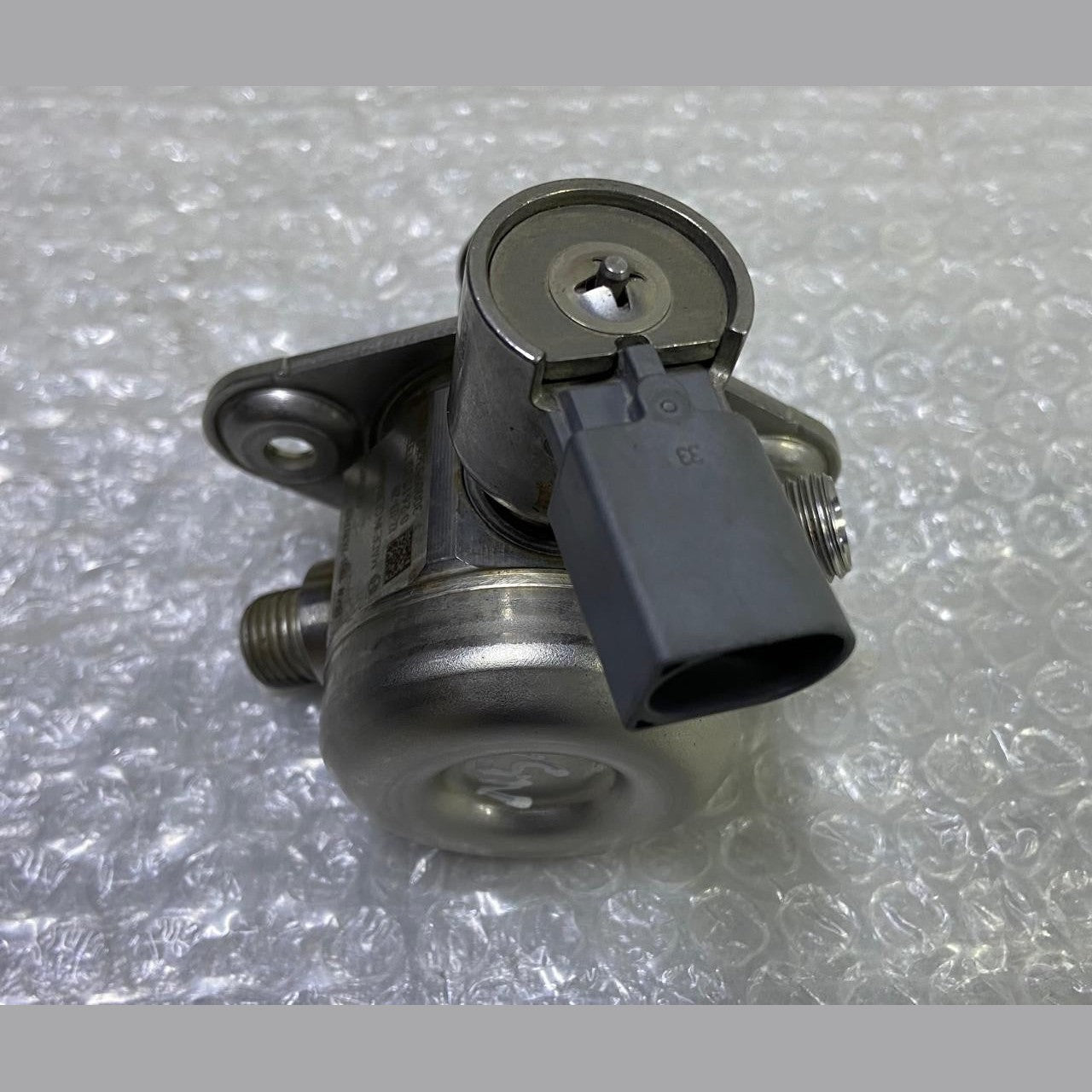 OEM BMW F20 F22 F11 Petrol N55 High Pressure Fuel Injection Pump 7610761 BOSCH