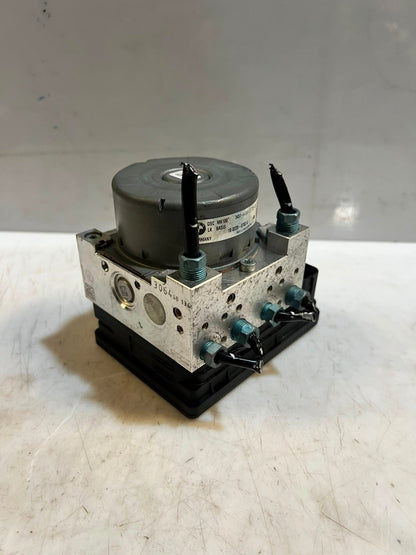2018 BMW 320i F30 F31 F32 Abs Pump Control Module 6881172 OEM