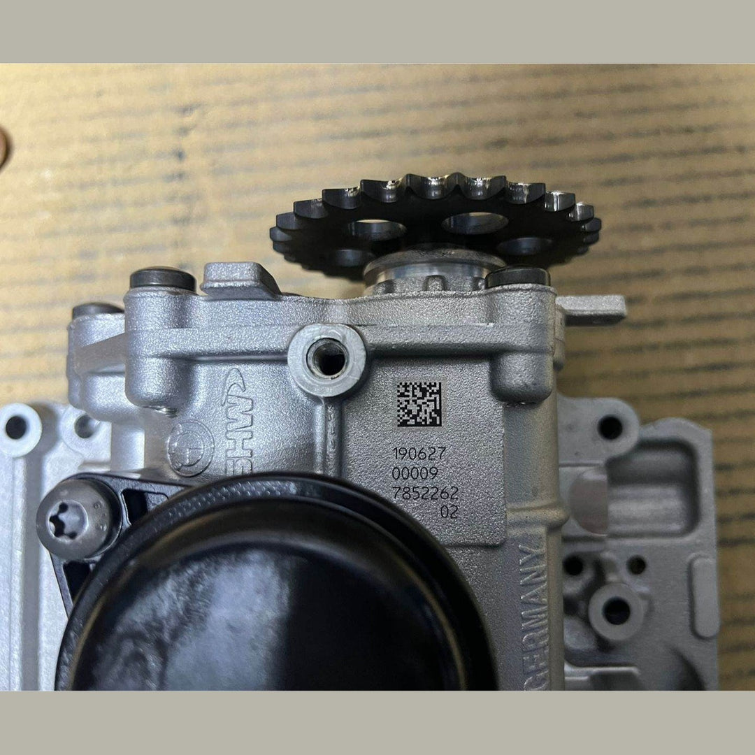 2017 BMW M5 Engine Oil Pump 7852262 M5 F90, M8 F91 F92 F93 XM F95 F96