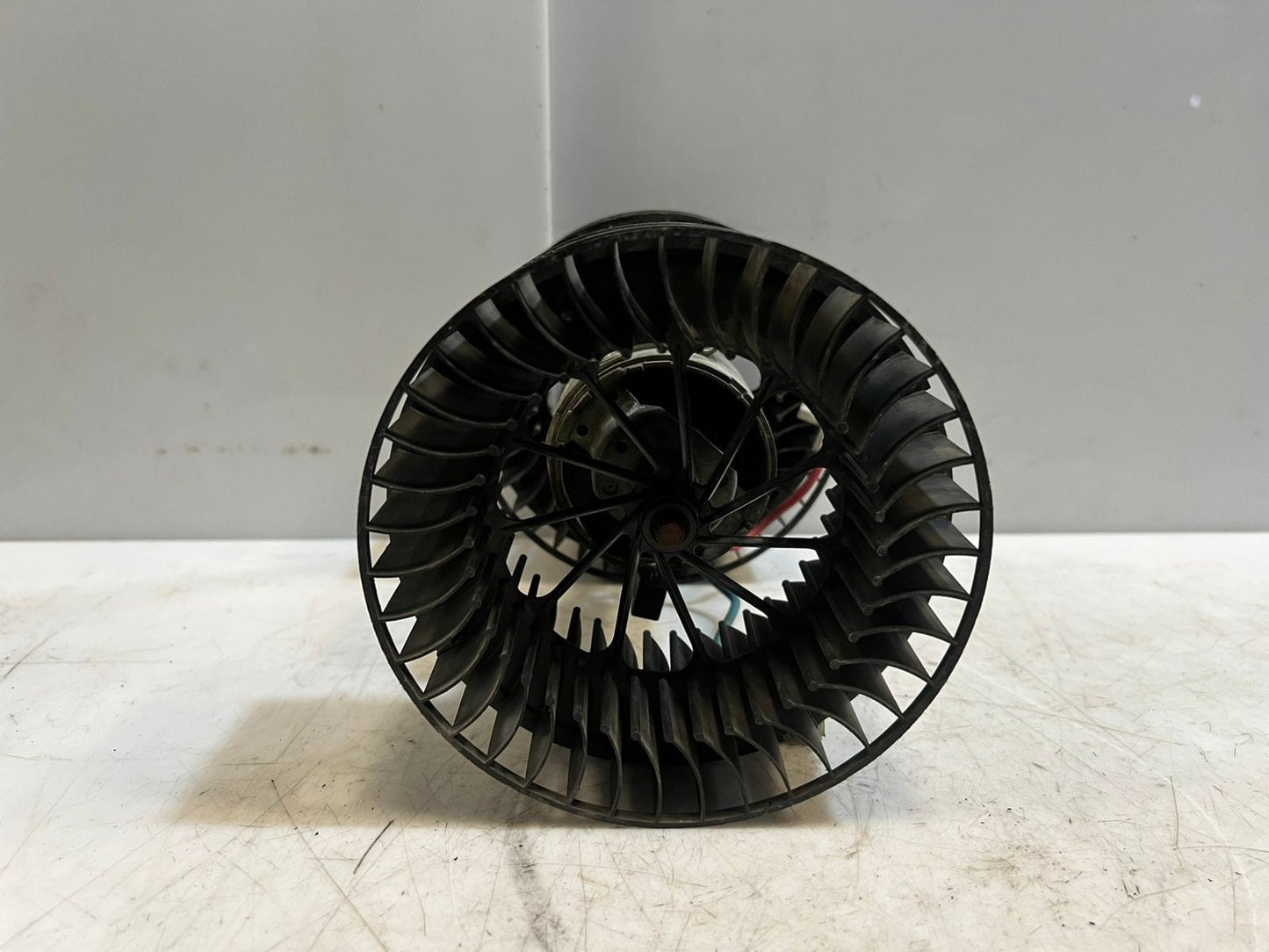 BMW 725 728 730 735 750 740 Hvac Blower Motor Assembly Front 8391809 OEM