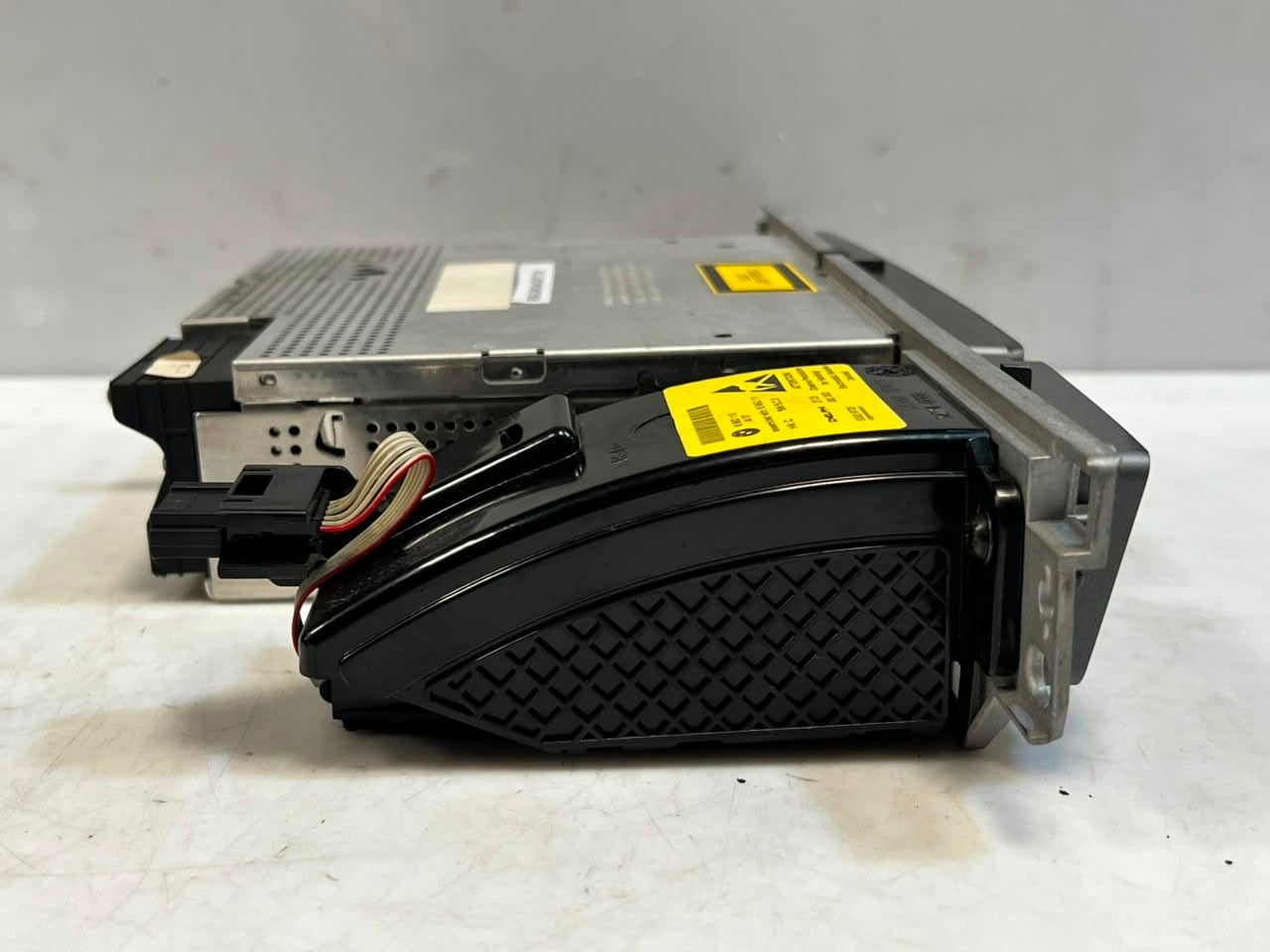 BMW  7 Series E65 E66 Radio Cd Player Dvd Player Navigation SYSTEM 6935623