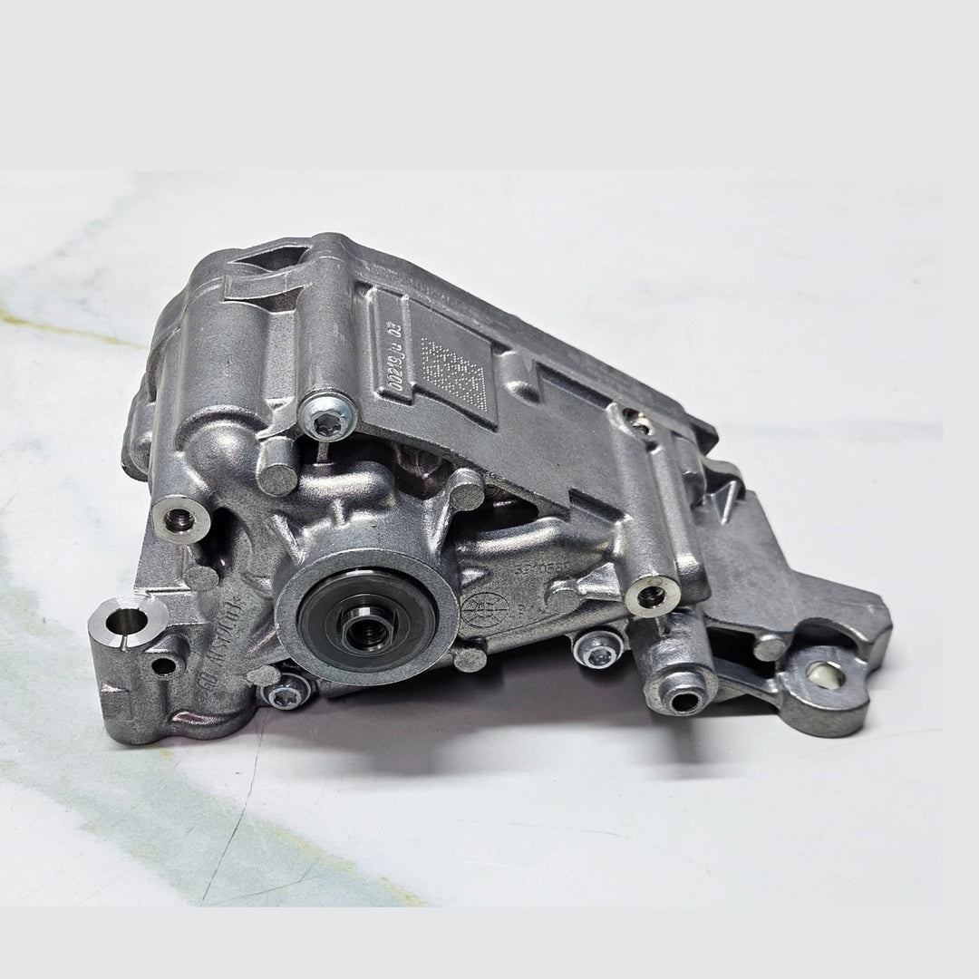 OEM BMW F80 F82 F83 M3 M4 S55 Engine Oil Lubrication Pump Brand New 8011851