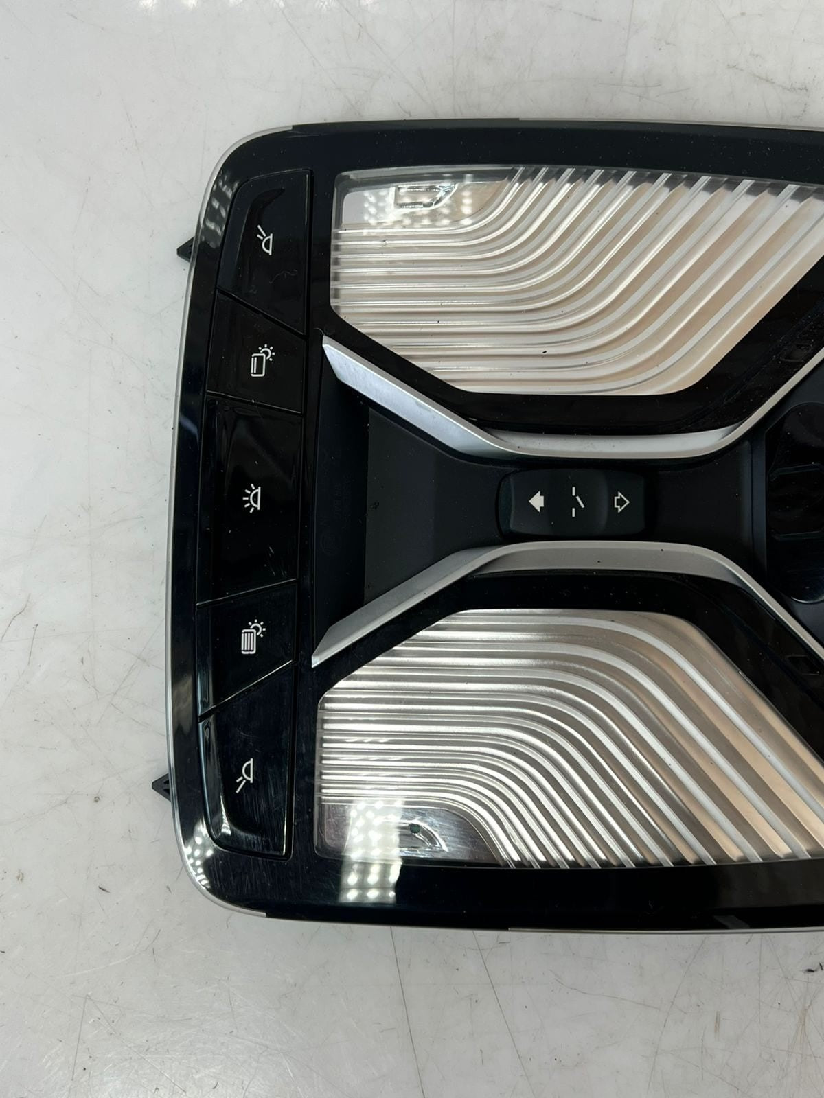 2016-19 BMW 740i G12 7' Overhead Console Dome Light With Sunroof Switch 6805402