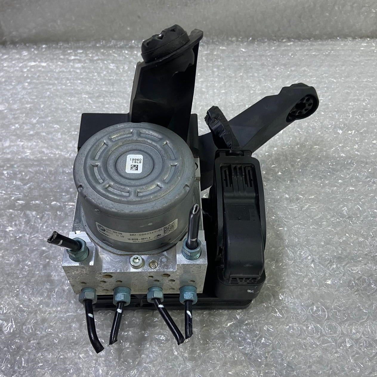 OEM BMW i3 0.6 Hybrid 125Kw ABS Pump Assembley 6883348 6883347