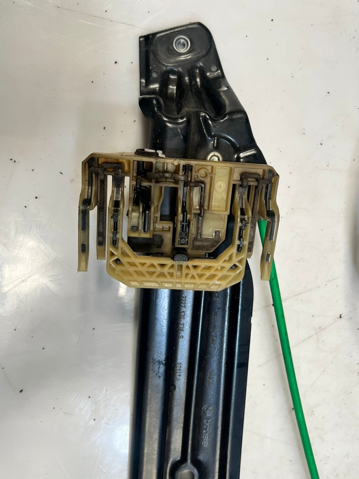 2014 BMW M5 F10 Front RIGHT Door Window Regulator With Motor 7182112 OEM