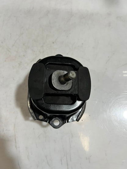 2007-2013 BMW X5 E70 and X6 E71 3.0L BEARING RUBBER Engine Mount 6795418