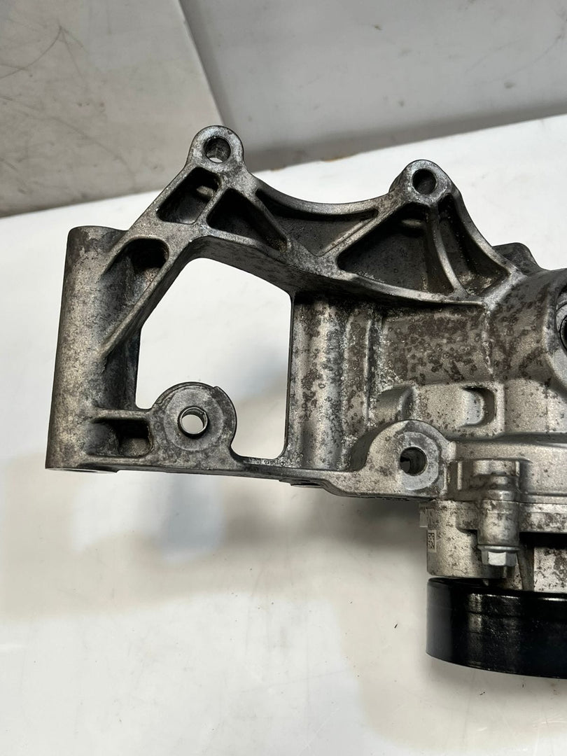 Mini Cooper F55 F56 F57 F45 F46 Coolant Water Pump Support Bracket 2381337