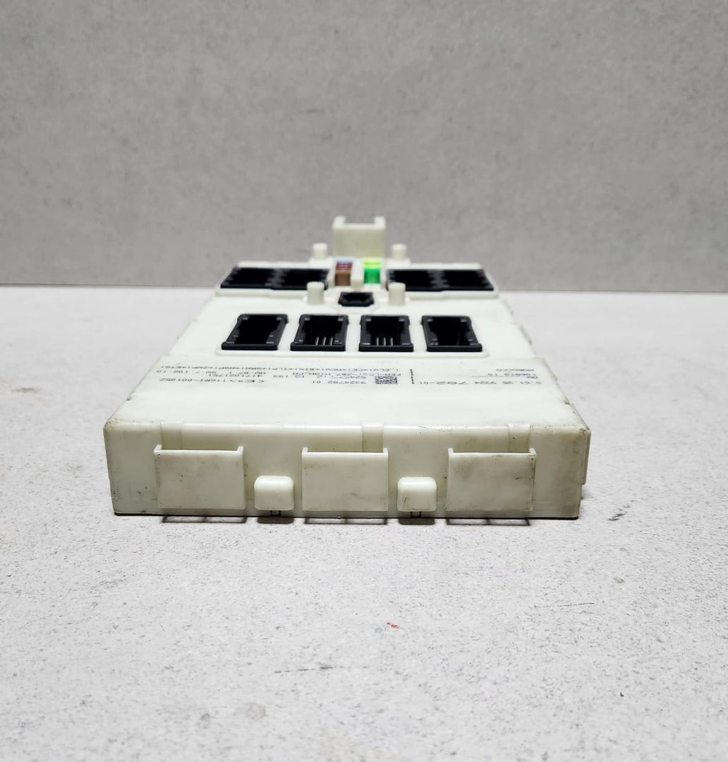 2012-2016 BMW 320i Front Electronic Module 9324782 3 Series 320i 328i 328d