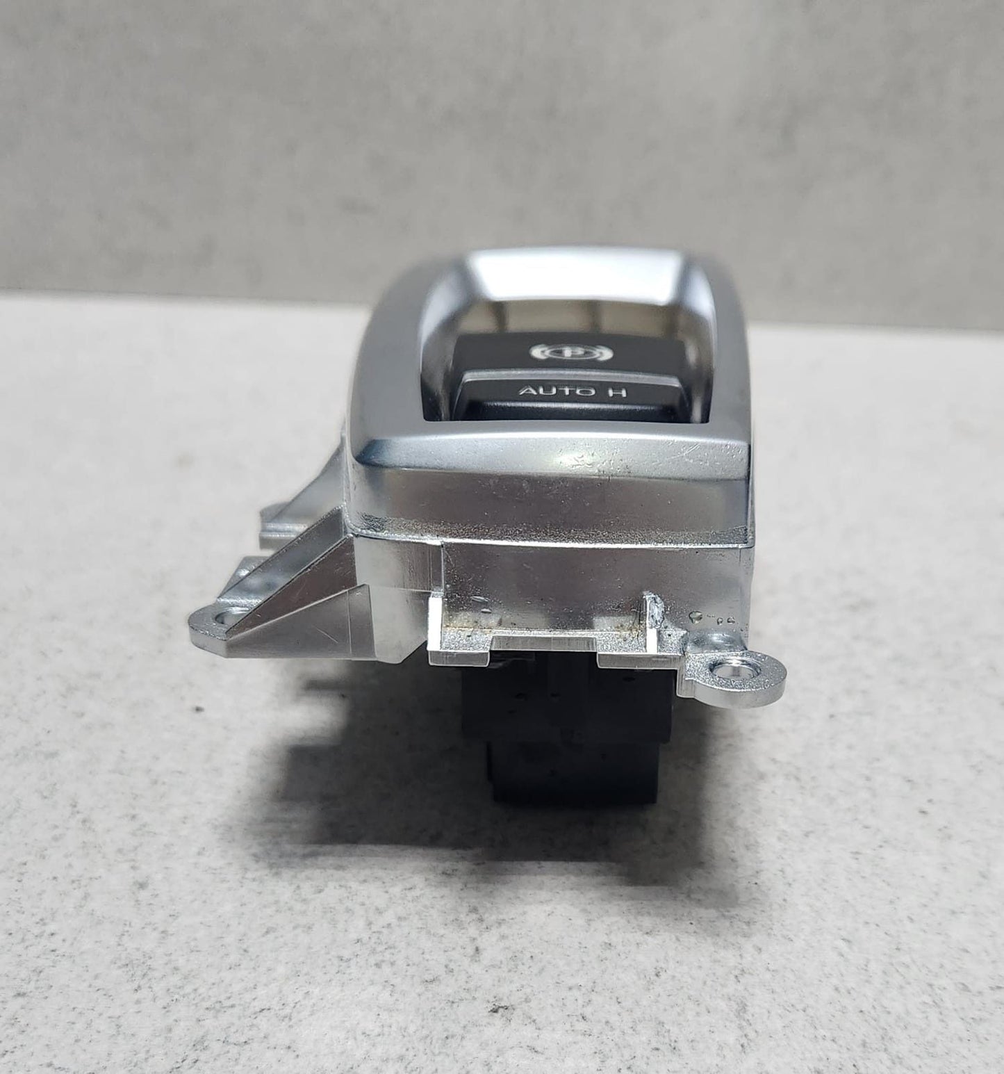 2014-2016 BMW 535i Parking Brake Actuation Switch 6822520 F01 F02 F07 F15 F16