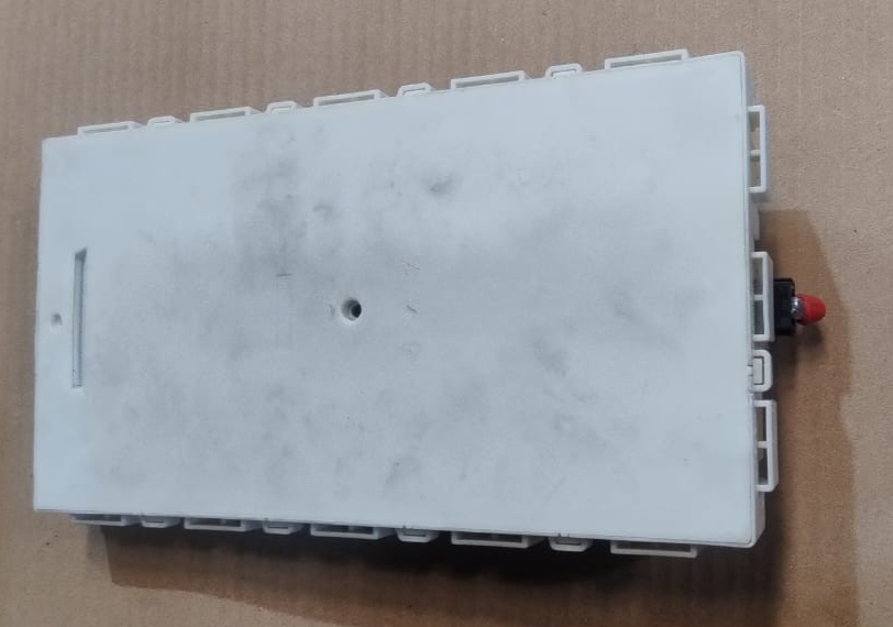 OEM BMW F15 F16 F85 F86 X5 X6 BODY CONTROL JUNCTION BOX MODULE FEM-9343371