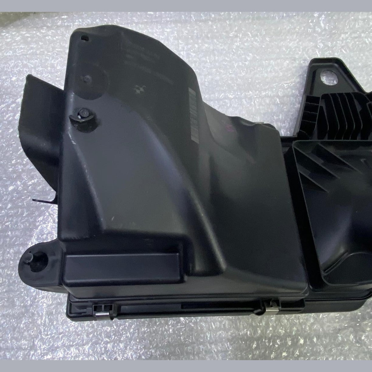 OEM BMW F20 F30 F31 LCI B38 Intake Muffler Air Filter Box Housing Petrol 8647449