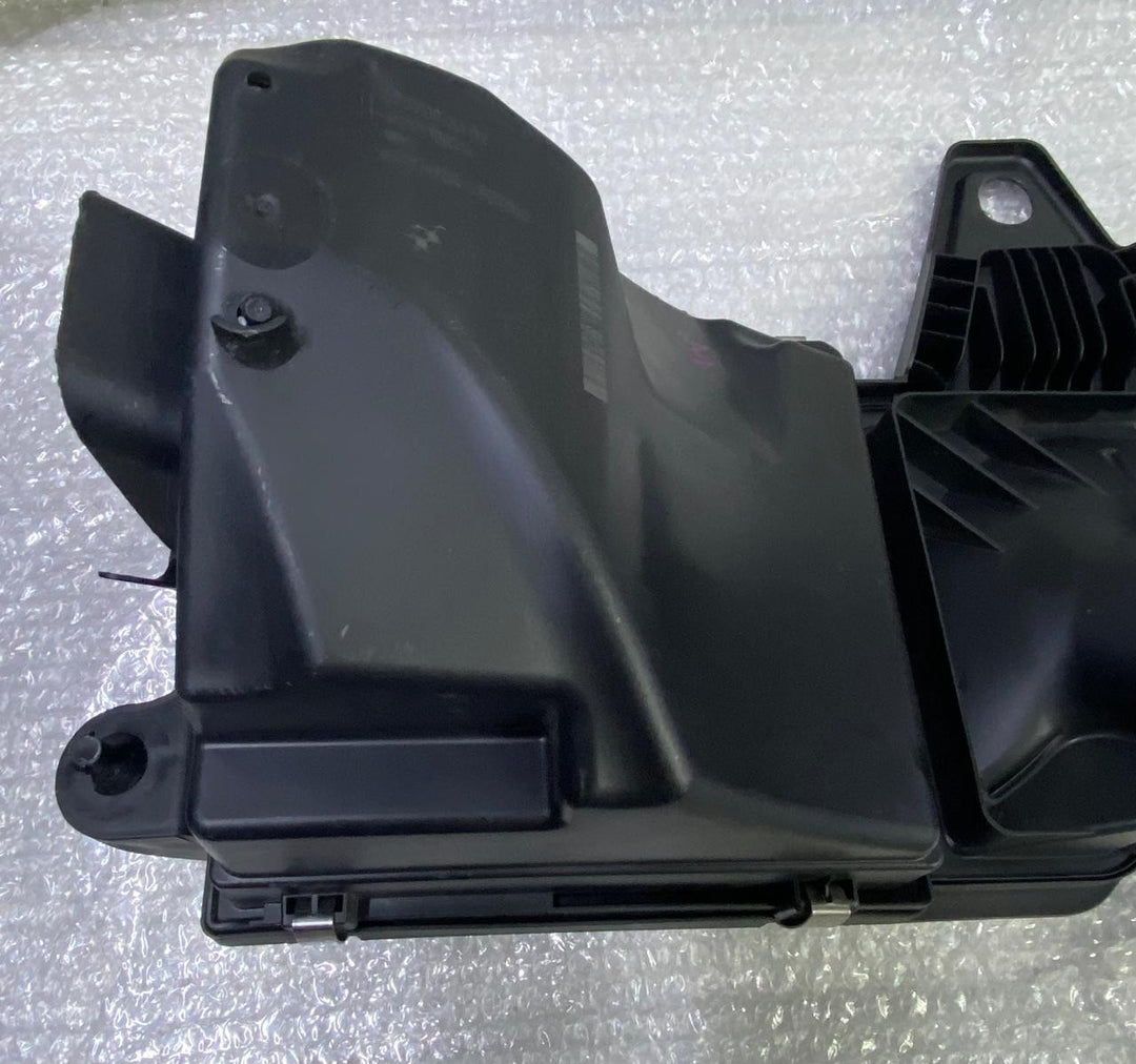 OEM BMW F20 F30 F31 LCI B38 Intake Muffler Air Filter Box Housing Petrol 8647449
