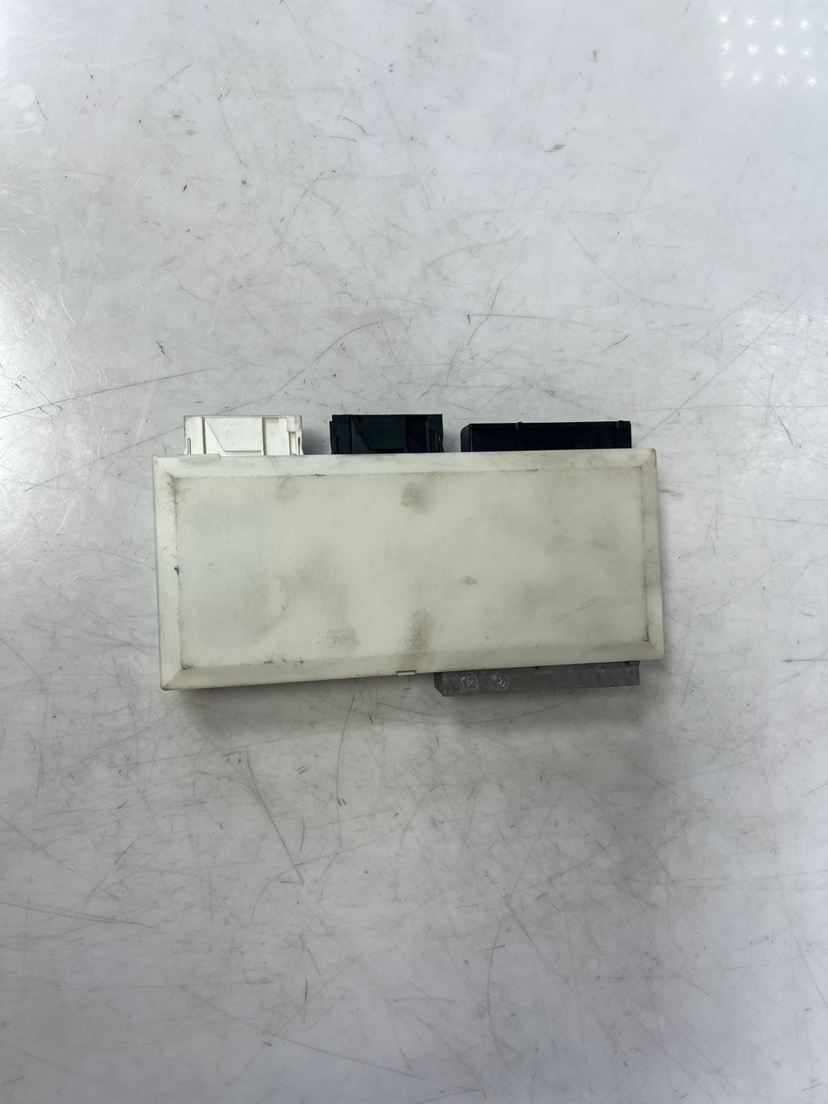 2000-2005 BMW X5 E53 GM3 12V Body Control Module 6920822 OEM