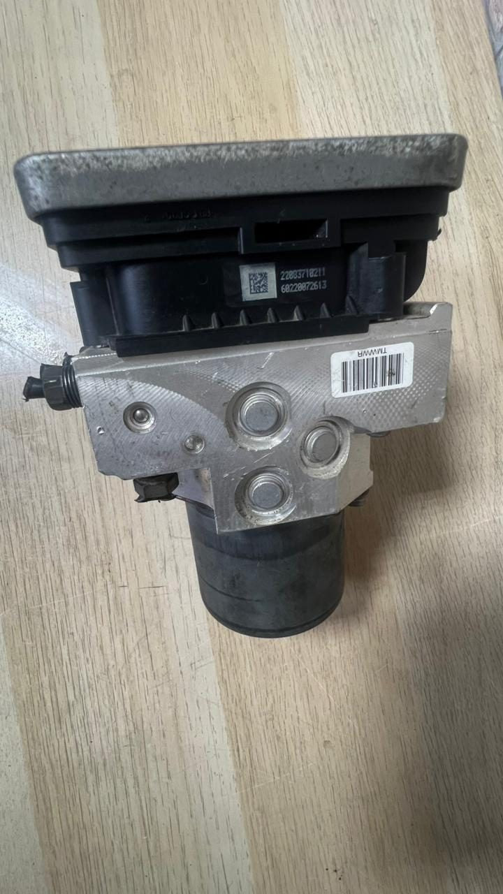 2016-2019 BMW G11 G12 740i Abs Hydraulic Control Unit 6882933 OEM