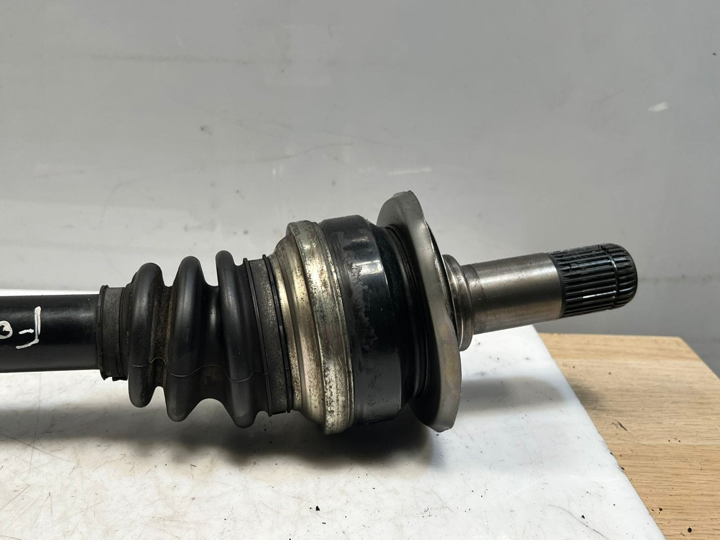 2013-15 BMW 7' F01 F03 F04 F02 Active Hybrid 7 Rear Right CV Axle Shaft 7566078