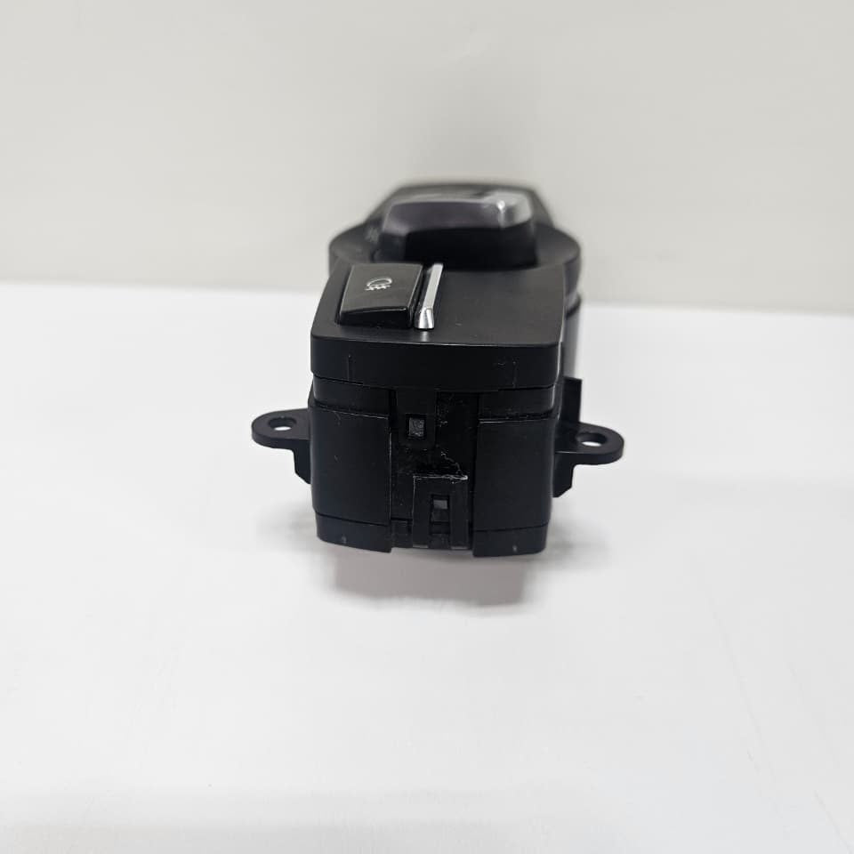BMW F25 X3 Head Light Switch Control Panel Lamp Element 6803962