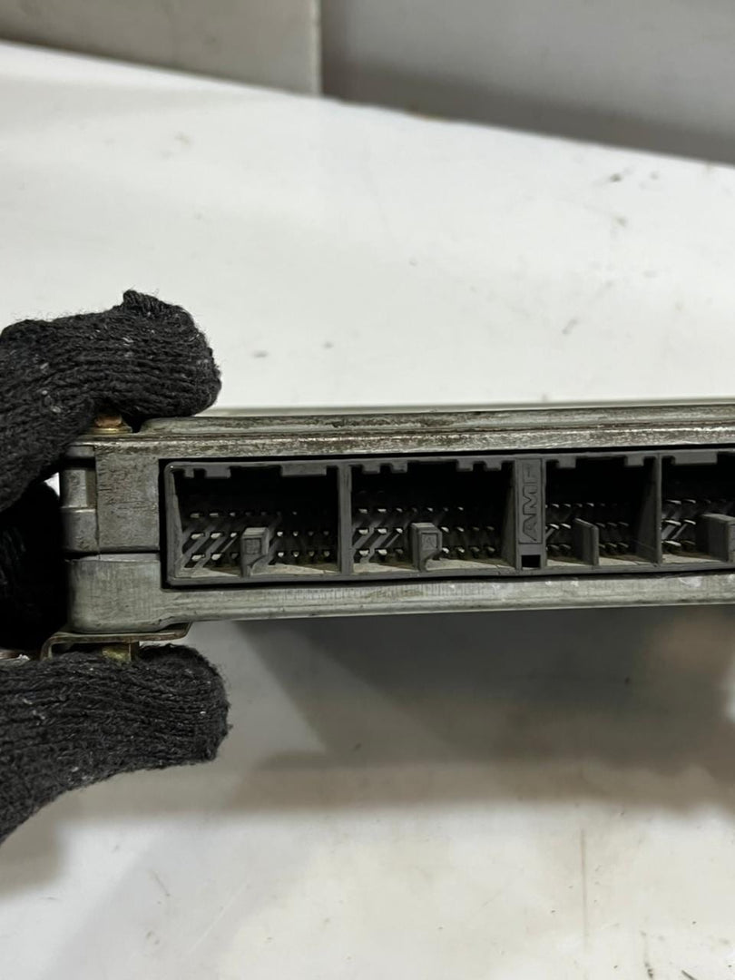 Mitsubishi Fuso FK61 6M61 Engine Control Unit 4079153292 ME302333