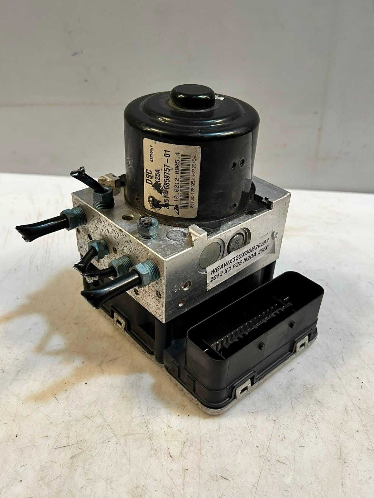 2012 BMW X3 F25 ABS DSC Brake Pump Module 6859757 OEM