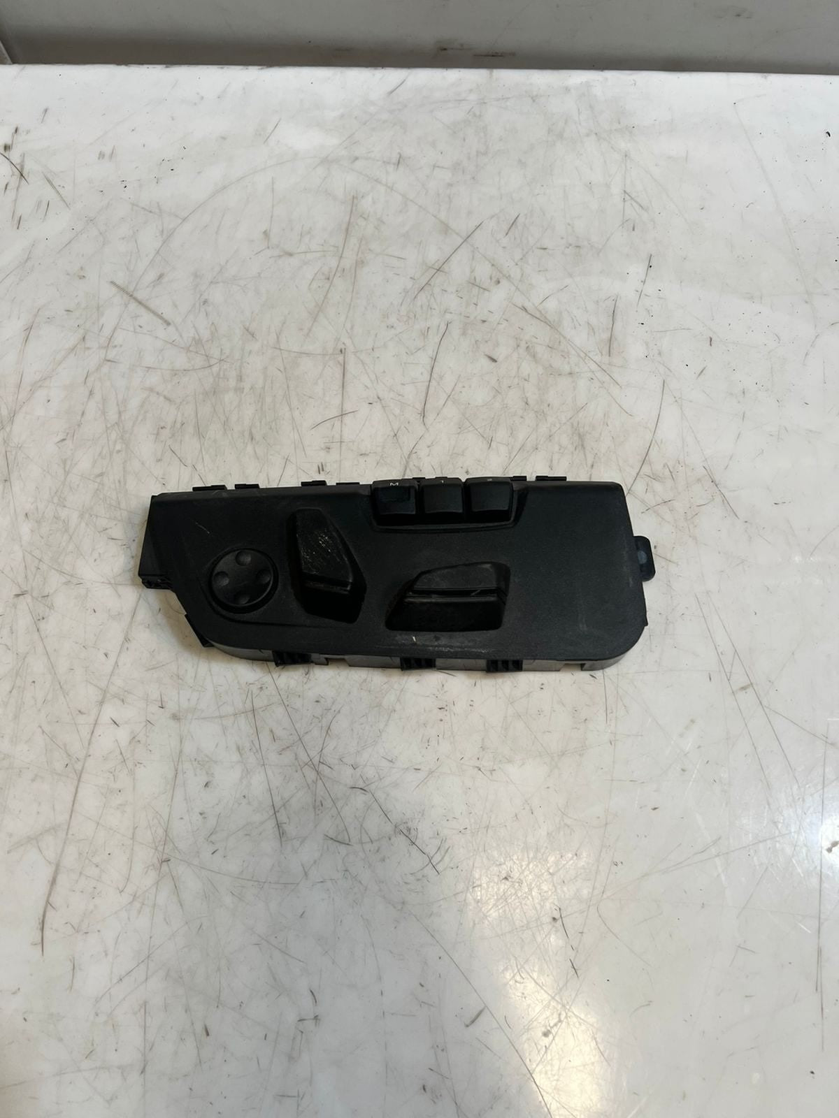 BMW 6 Series F12 F13 FRONT Seat Regulator Control Switch Right 9197224 OEM