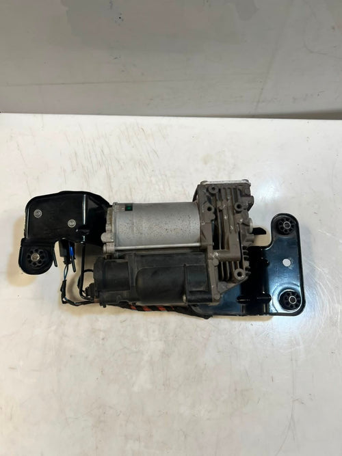2012 BMW X5 E70 X6 E71 Air Suspension Compressor PUMP 6859714 OEM