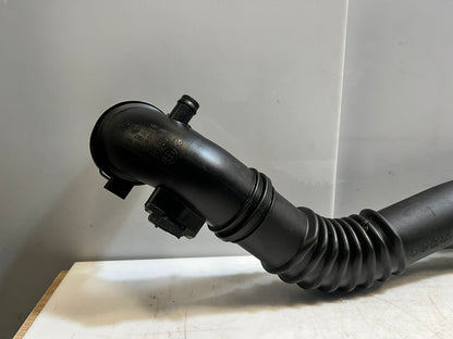2012-2016 BMW Z4 E89 N20 X1 2.0i E84 AIR LINE DUCT Intercooler Hose 7607941 OEM