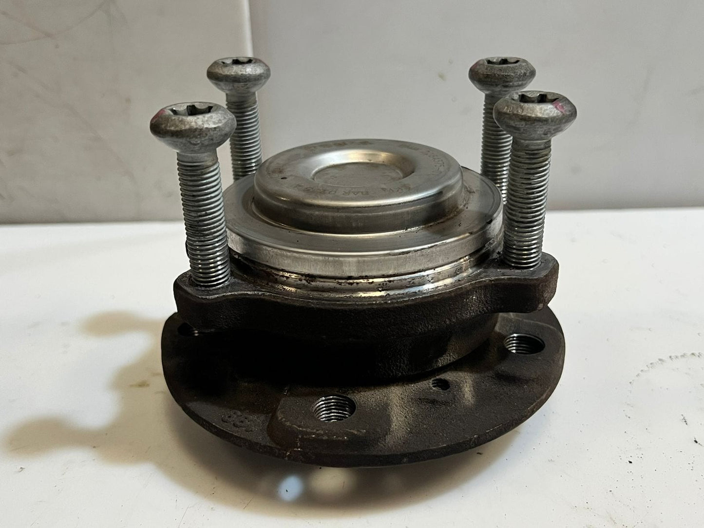 2011-2018 BMW 5' 6' M6 M5 F06 F12 F13 F10 Wheel Hub With Bearing 2284375 OEM