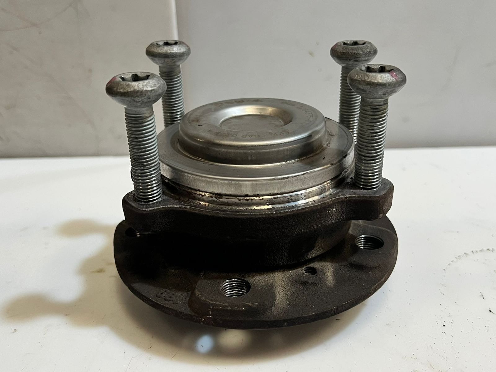 2011-2018 BMW 5' 6' M6 M5 F06 F12 F13 F10 Wheel Hub With Bearing 2284375 OEM