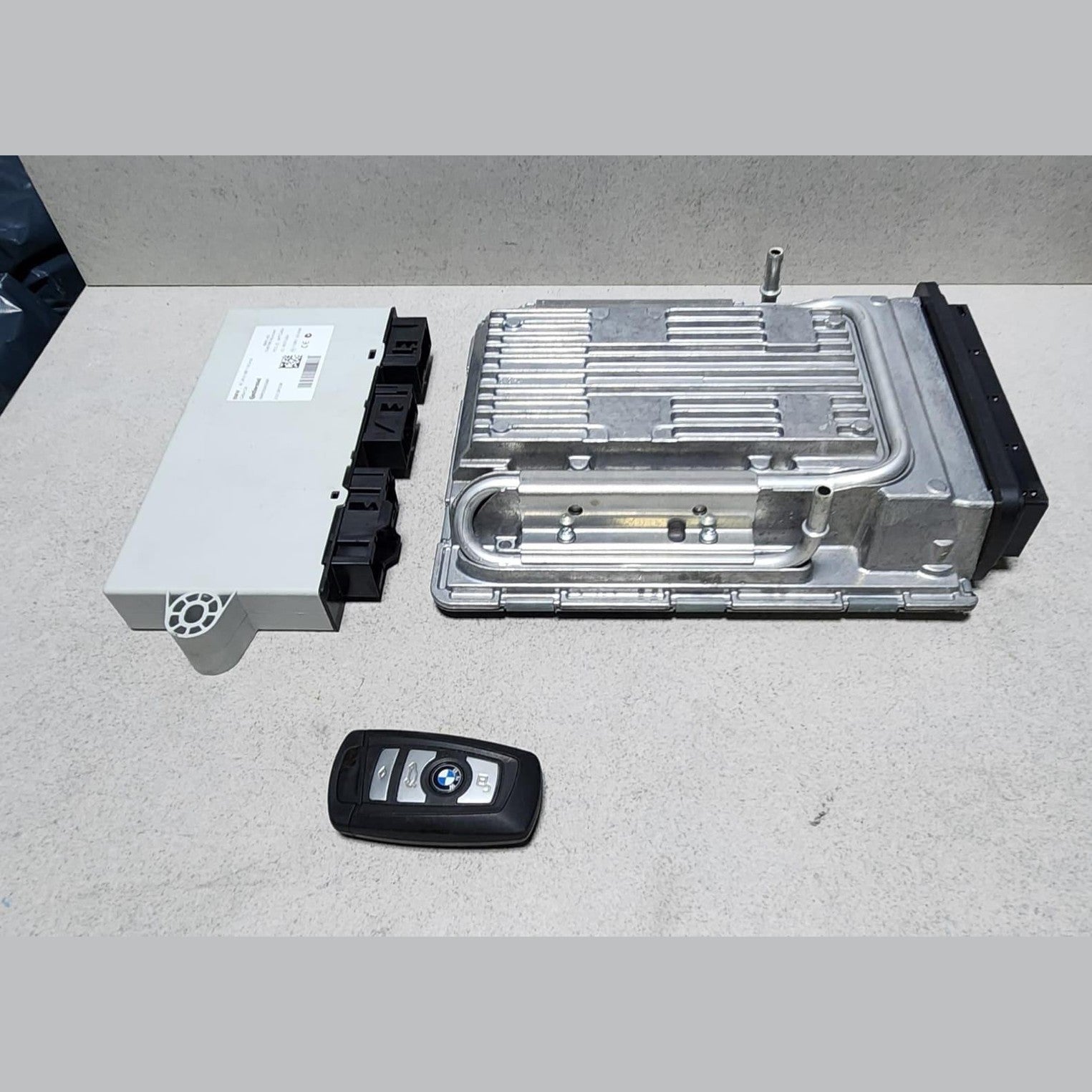 2012 BMW 750i Engine Control Module 7640087  750i N63 and X6 ECU SET 