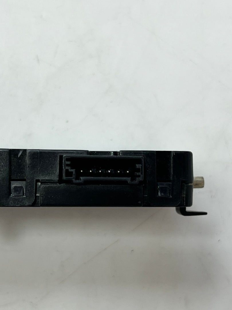 BMW F90 M5, G30, G31 G38, G11 G12 Antenna Amplifier Diversity AM/ FM 9384055 OEM