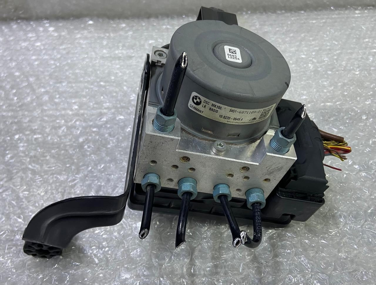 OEM BMW F20 F30 F32 ABS Anti-Lock Brake Pump Module 6871110 6871109