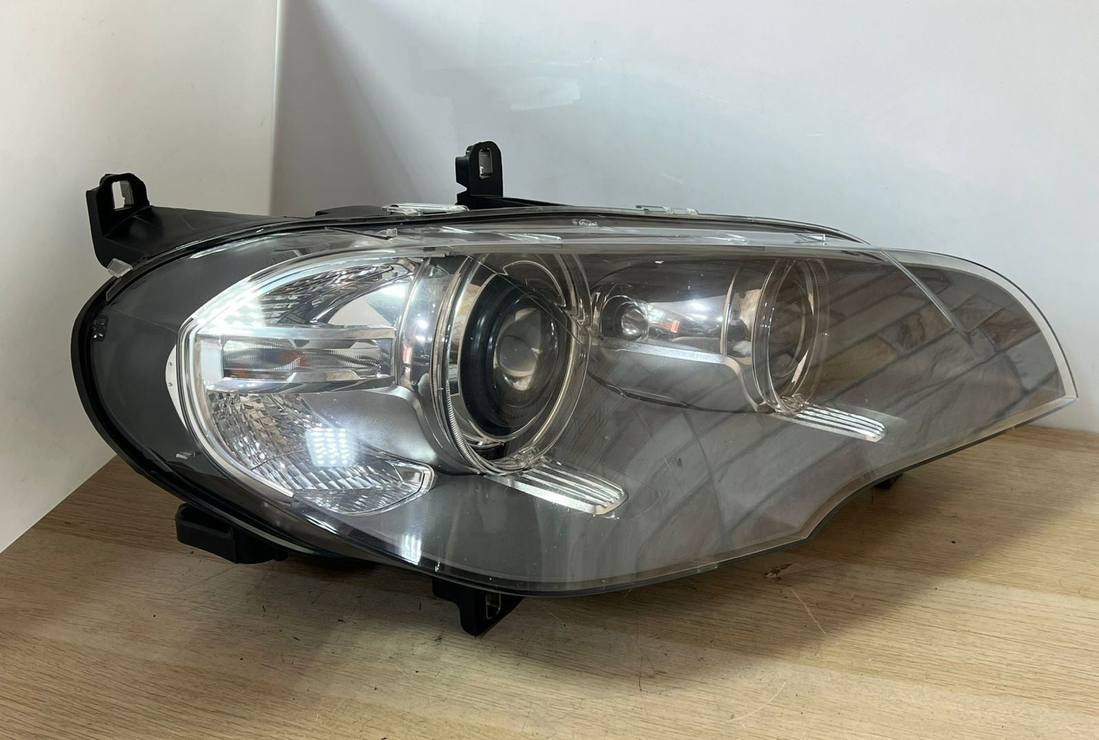 BMW X5 E70 HEADLIGHT XENON FRONT RIGHT DRIVER SIDE 7221894 2010