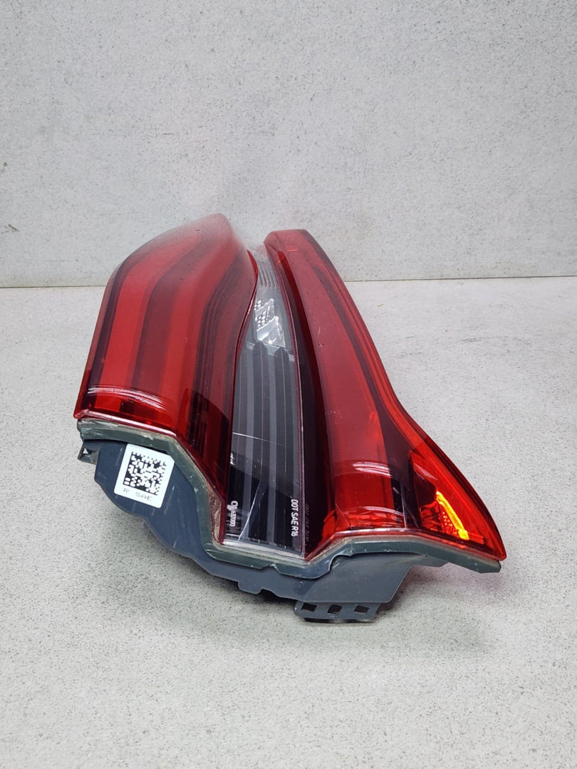 BMW 640 Trunk Tail Light Right Passenger Led 7376490 640 and 6 Series GT G32