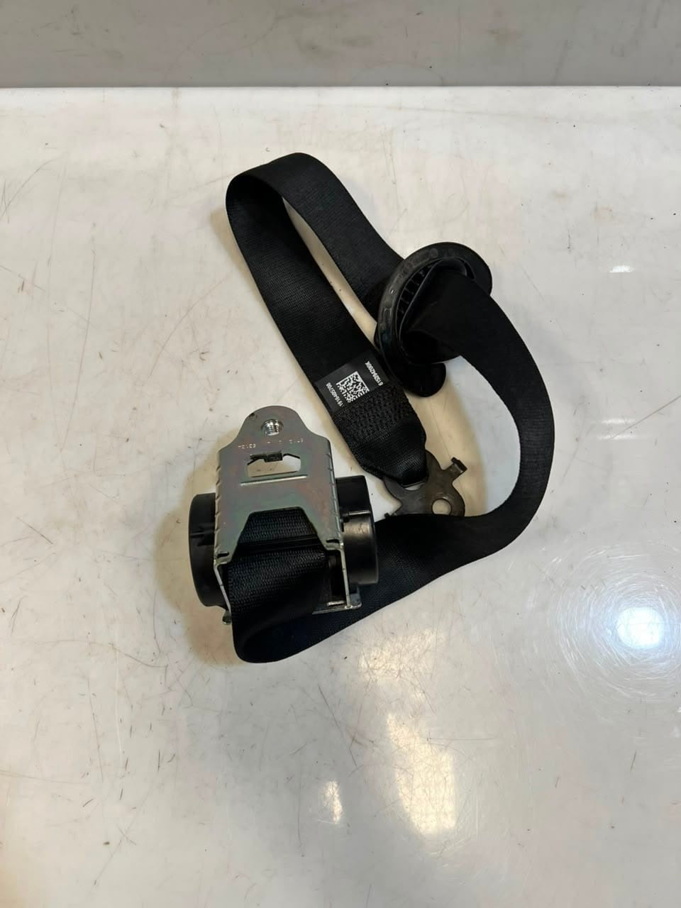 2011-2017 BMW 5 Series F10 F11 Front Seat Belt Left 610126300E OEM