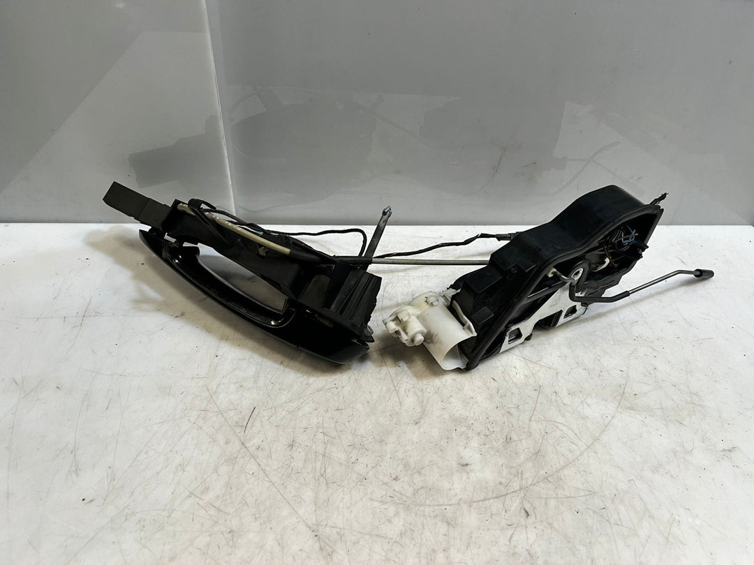 BMW X6 E71 Front Left SIDE Door Lock Actuator 7318409 OEM