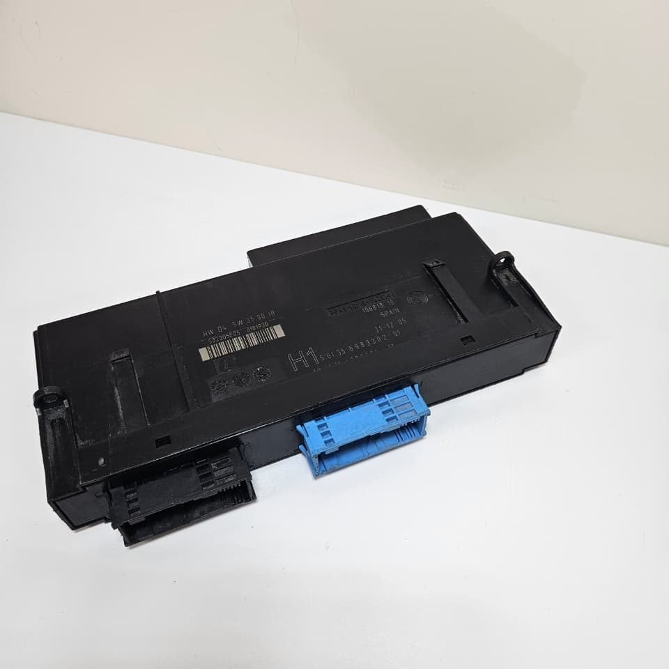 2005 BMW 330i E91 E92 Body Control Module H1 6983302 OEM