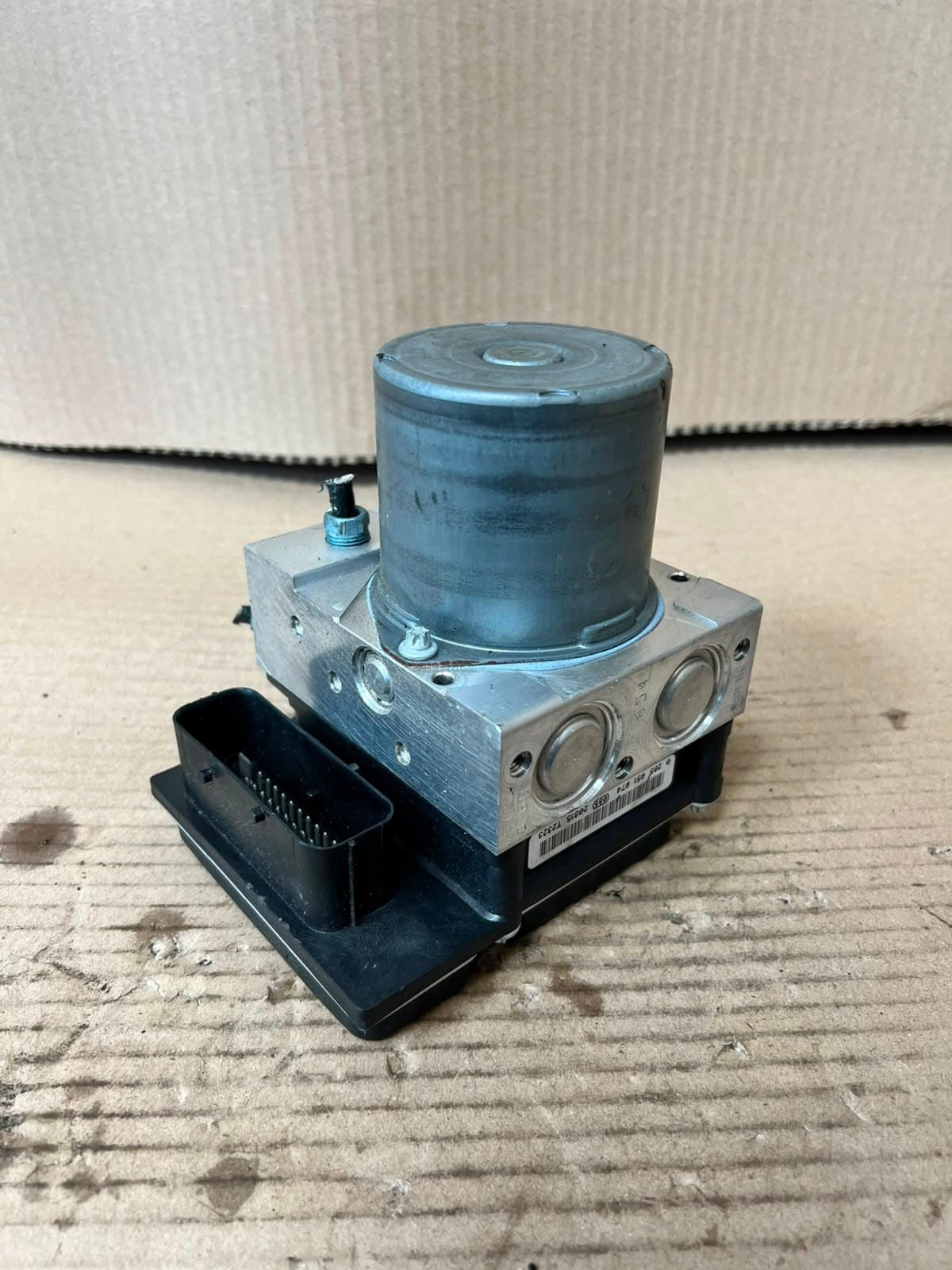 2010-2015 BMW X1 E84 ABS Pump Assembly 6860214 OEM