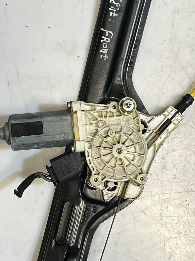 2008-2014 BMW X6 E71 RIGHT Front Door Window Regulator With Motor 7267664 OEM