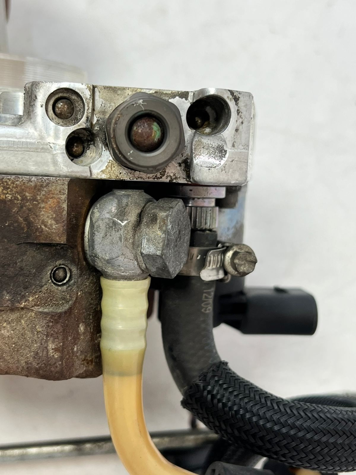 BMW E60, E61, E87, E90 3.0 diesel 330D 530D High Pressure Fuel Pump 7798333 OEM
