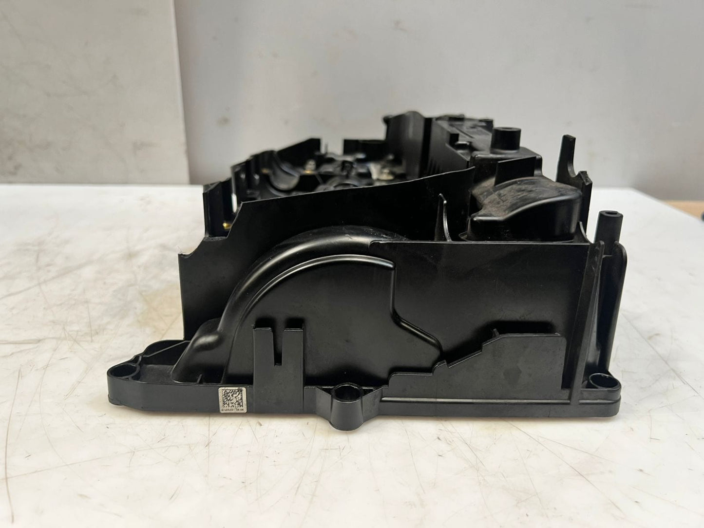 BMW F20 F22 F21 E90 E91 E92 E93 Cylinder Head Valve Cover 8589941 OEM