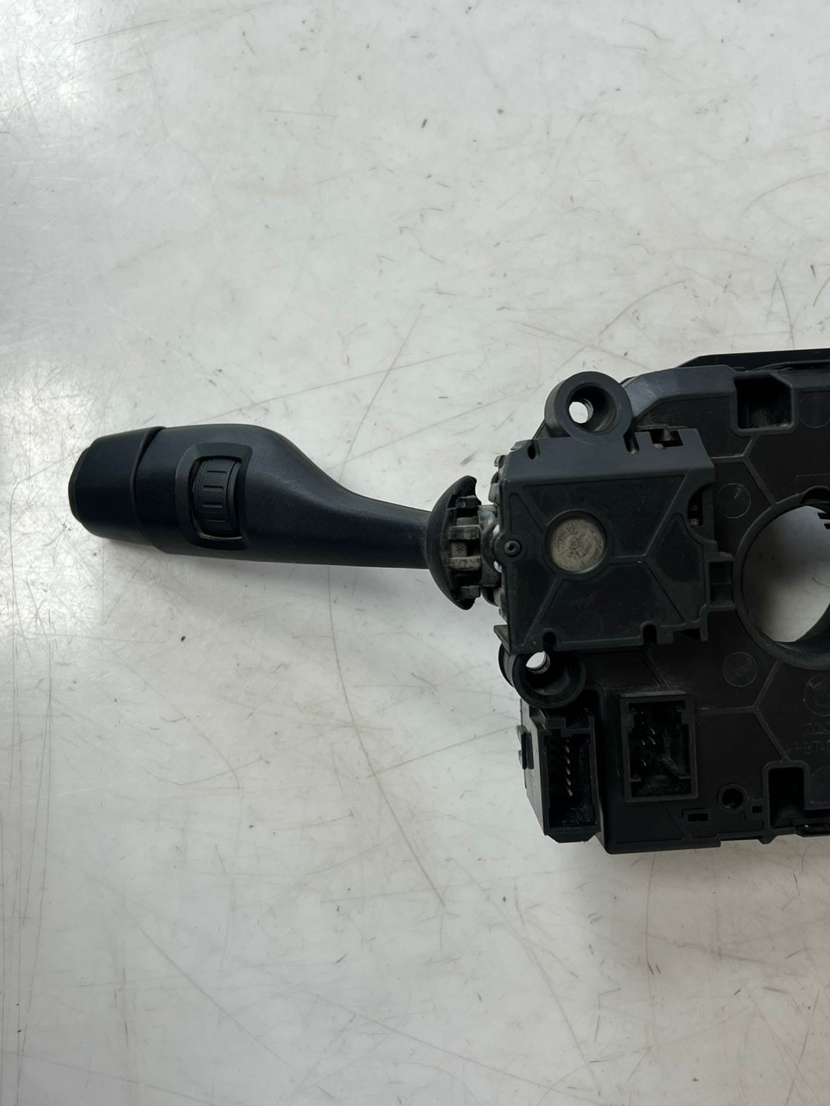 2014-2021 BMW X1 F45 F46 F48 F15 F85 Steering Column Stalk Assembly 9305954 OEM